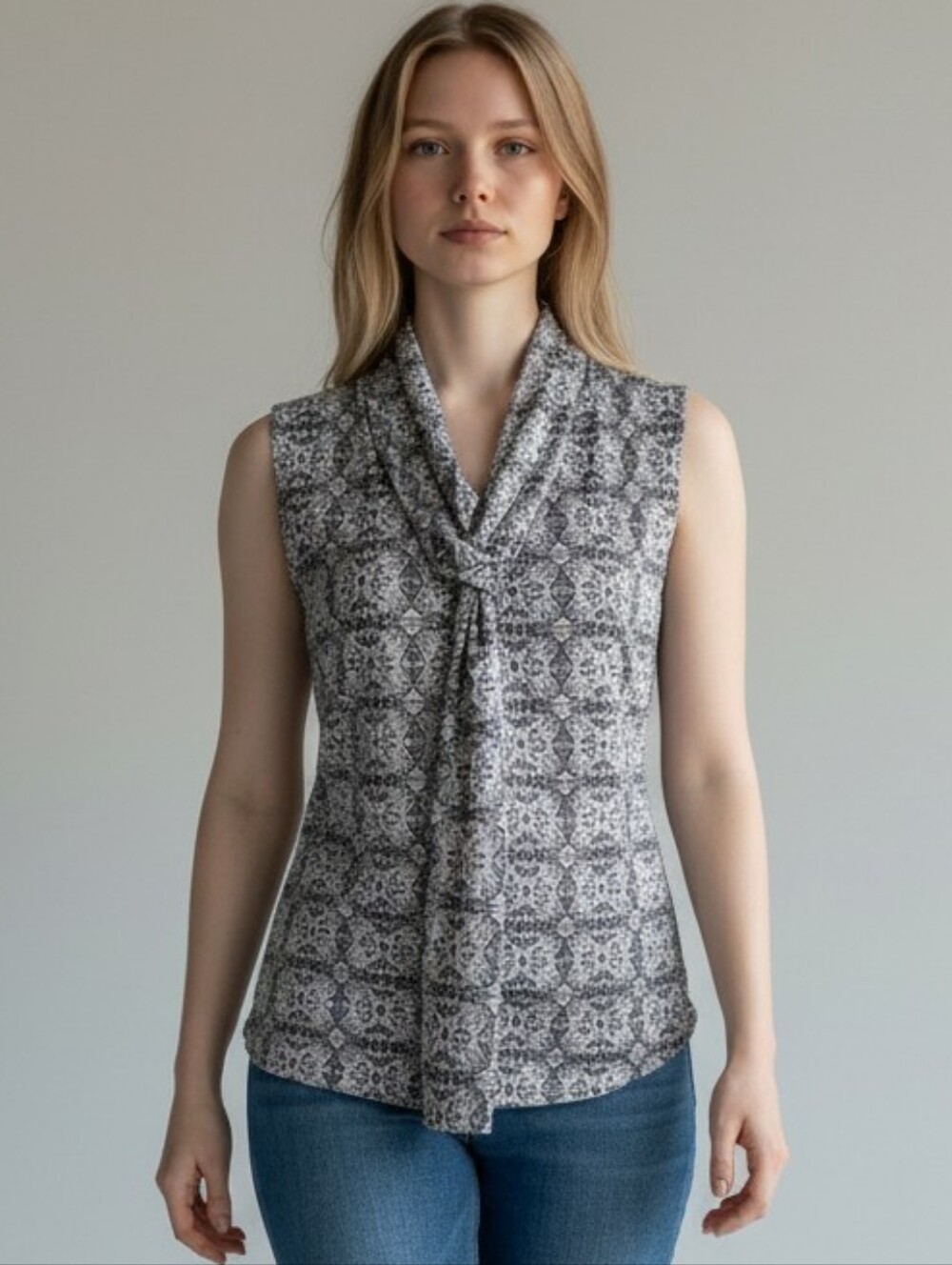 PINC | ✨♠️ Black & White Sleeveless Blouse w/ Attached Scarf  | EUC ✨ size L